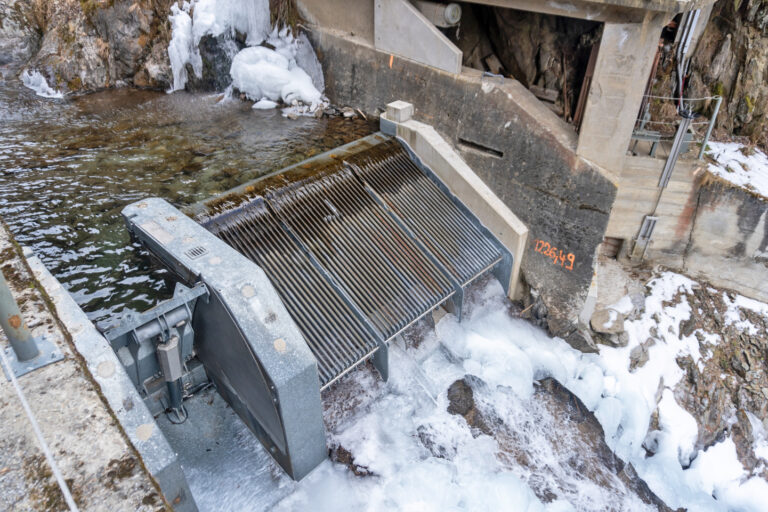 Wasserkraftwerk Taberbach Triebwassereinzug Wild Metal