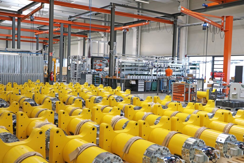 Dorninger Hytronics Zylinder für eine chinesische Knüppelgießanlage