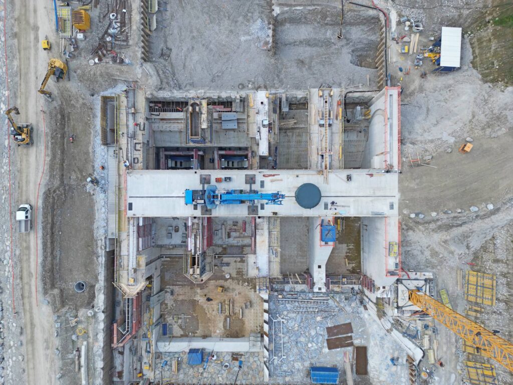 GlobalHydro_Kraftwerk Stegenwald_OnSite_Drohnenaufnahme_Baustelle_Krafthaus