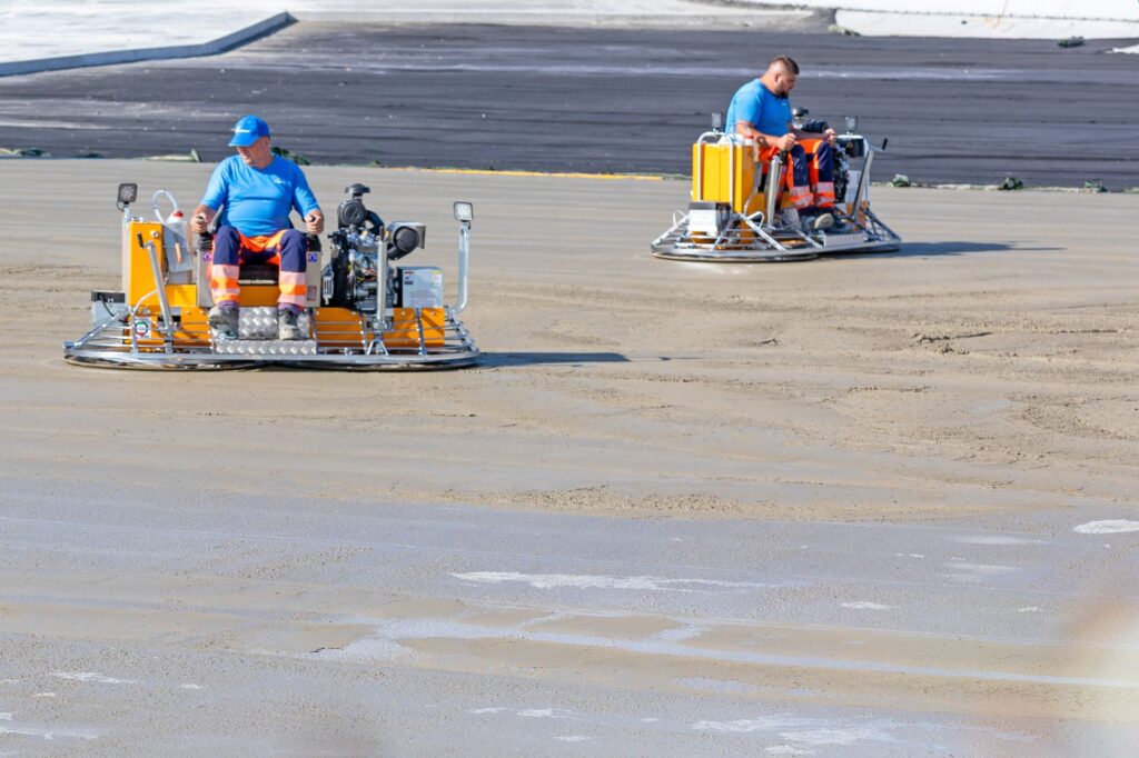 Kraftwerk Kleinmünchen Felbermayr Betonglätter-compressed