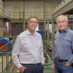 Prof. Dr.sc.techn. Peter Rutschmann (links); Lehrstuhl für Wasserbau und Wasserwirtschaft und Albert Sepp (rechts) im Dieter-Thoma-Labor Prof. Dr.sc.techn. Peter Rutschmann, Albert Sepp, TU München