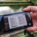 Neben dem erheblich gesteigerten Regelarbeitsvermögen der Anlage wissen die Betreiber besonders die Fernwirk- und Überwachungsmöglichkeiten der Anlagensteuerung zu schätzen. Dank Online-Anbindung kann das Kraftwerk über im Prinzip jedes internetfähige Endgerät (PC, Smartphone oder Tablet) rund um die Uhr aus der Ferne gesteuert werden. KW Deisl Steuerung Smartphone