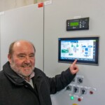 Geschäftsführer Paul Kiendler beim Lokalaugenschein von zek HYDRO im Lavanttal. Das elektrotechnische Equipment inklusive Leittechnik stammt von der Kiendler GmbH. KW Köppelmühle Paul Kiendler