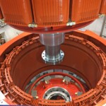 Im Sommer 2017 wird der erste der beiden je 120 Tonnen schweren Rotoren montiert. Der zweite folgte im Oktober. Rotor GKI