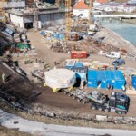 Der Transport der Generatoren-Komponenten zur Baustelle stellte eine logistische Herausforderung dar. Im Bild die Anlieferung eines Generator-Stators mit ca. 90 t Gewicht. KW Jettenbach Töging Anlieferung Geno Stator