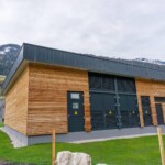 Das neueste Wasserkraftwerk des E-Werk Gröbming am Kleinsölkbach kann im Regeljahr rund 13 GWh Ökostrom erzeugen. Kraftwerk Kleinsölkbach Krafthaus