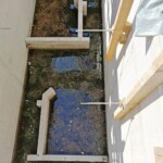 Im enature® Fishpass sind die Schlitze wechselweise versetzt angeordnet. enatur Fischpass