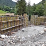 Baustelle an der Wasserfassung im August 2021. Wasserkraftwerk Perhab Baustelle Wasserfassung