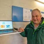 Kraftwerksbetreuer Albert Perhab zeigt sich mit dem Ergebnis des Erneuerungsprojekts sehr zufrieden. Wasserkraftwerk Betreiber Albert Perhab