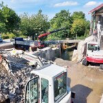Die Umbauarbeiten mussten innerhalb von nur drei Wochen während der Bachabkehr im September 2022 abgeschlossen werden. Kraftwerk Ratzersdorf Umbau