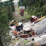 Betontransport mit temporärer Materialseilbahn bei der Verlegung der Druckrohrleitung. Kraftwerk Zilfuri Verlegung Druckleitung