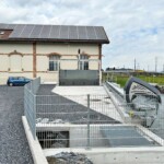 Für den baulich und technisch völlig neu gestalteten Einlaufbereich lieferte die Südtiroler Wild Metal GmbH einen horizontalen Einlaufrechen mit der dazugehörigen Rechenreinigungsmaschine in elektromechanischer Ausführung Kraftwerk Lienz Rechenreiniger