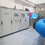 Neben der elektromaschinellen Ausrüstung lieferte der Südtiroler Branchenspezialist Troyer AG auch die gesamte Steuerungs- und Leittechnik der neuen Anlage. Kraftwerk Palanggenbach