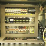 Niederspannungskomponenten im Inneren der Ausleitungszelle. Kraftwerk Pillbach Schaltschrank Innen 122 x 81 mm