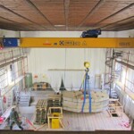 Für die Kranmontage wurde extra ein
belastbarer Zwischenboden eingezogen. Kraftwerk Waidisch