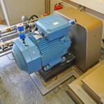 Mehr als nur ein spannendes „Nebenprojekt“: 
Das neue Trinkwasserkraftwerk mit der voll in Edelstahl ausgeführten Turbine von Sora trägt seinen Teil zur Stromversorgung der Gaißbachalm bei. Wasserwerke Grimmer_Rauris-3