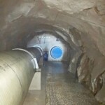 Am Ende des Druckstollens wurde eine Betondichtplombe installiert, in der der
Konus für die anschließende GFK-Rohrleitung sowie ein Mannloch integriert sind. Kraftwerk Spiegelwald