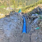 Dank der Abwinkelbarkeit in den Rohrmuffen der VRS®-T Rohre lassen sich Richtungsänderungen einfach realisieren. Kraftwerk Kartäusenbach