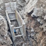 Um die Rohrleitung komplett im Gefälle zu verlegen, waren Grabungstiefen bis zu 8 m erforderlich. Kraftwerk Kartäusenbach