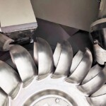 Die Pelton-Laufräder treiben die direkt gekoppelten Synchron-Generatoren mit exakt 500 U/min an. Wasserkraftwerk Obervellach Laufrad 122 x 68 mm
